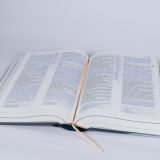 Stimmungsbild zu Elberfelder Bibel mit Erklärungen
